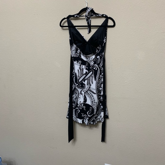 Halter top - Picture 2 of 3